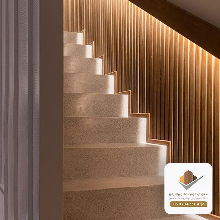 فني تركيب ديكورات خشبية